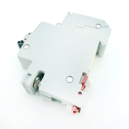 Volex VB32 Red Clip B32 32A 32 Amp MCB Circuit Breaker Type B